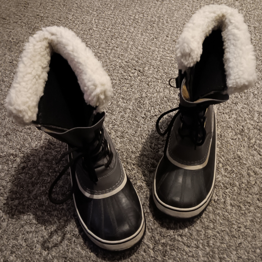 Sorel Black and Gray Lace Up Boots - Picture 5 of 13